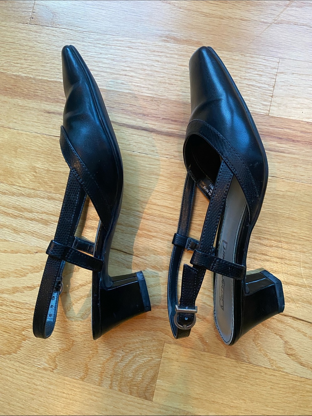 Heel - Picture 2 of 4
